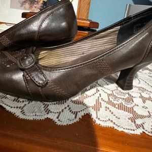 Mudd Kitten Heels, size 7.5. dark brown